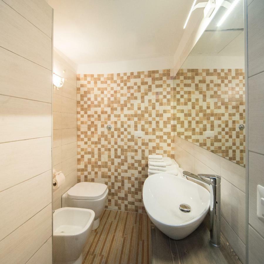 Palazzo Ricca Guarducci 2 Apartment มอนเตเฟียสโกเน ภายนอก รูปภาพ